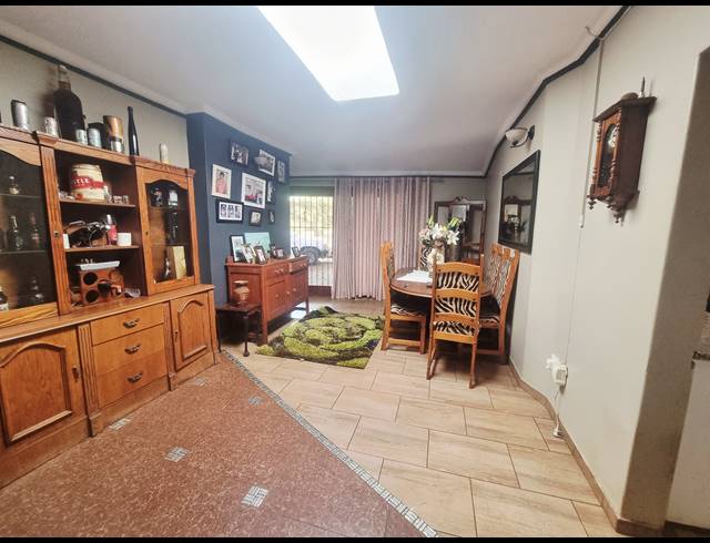 5 BEDROOM HOUSE FOR SALE IN RICHEM